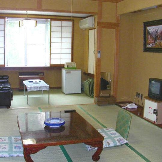 ホテルYumoto Rakuzenso 沼田市 エクステリア 写真